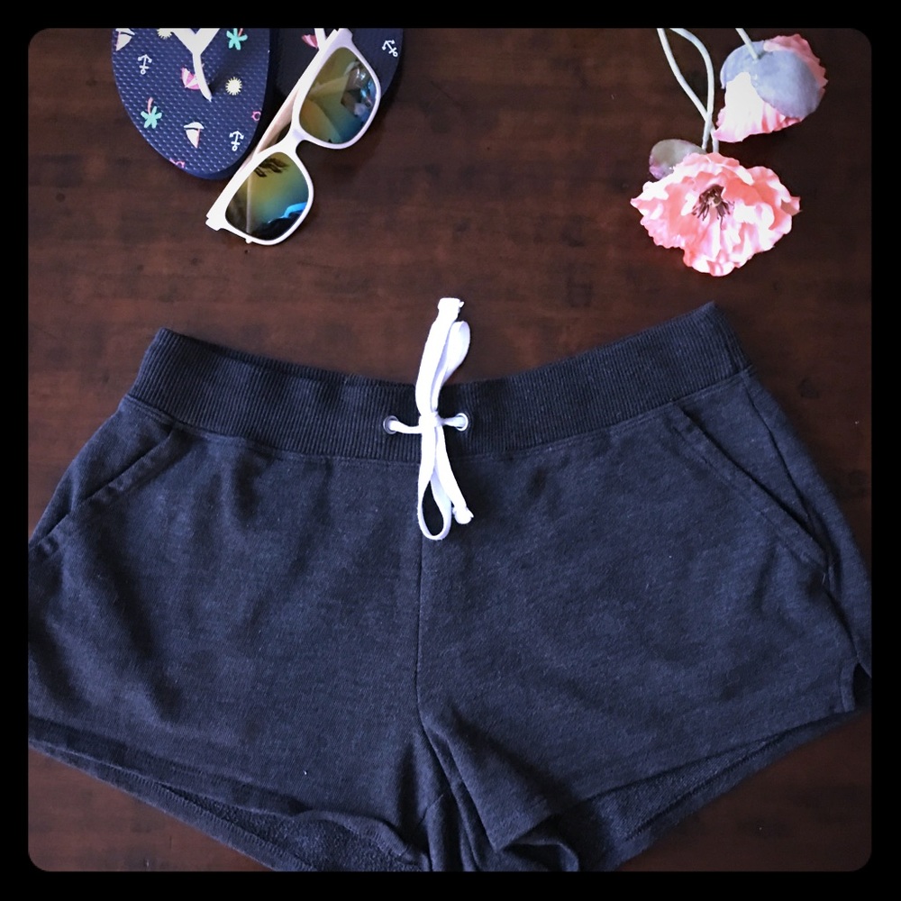 Aerie fleece shorts (drawstring/pockets) Medium